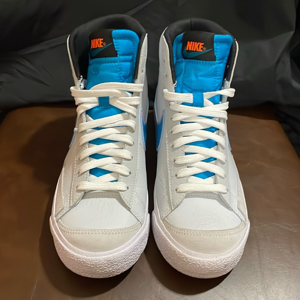 Nike Blazer Mid ‘77 size boys 6/womens 7.5
